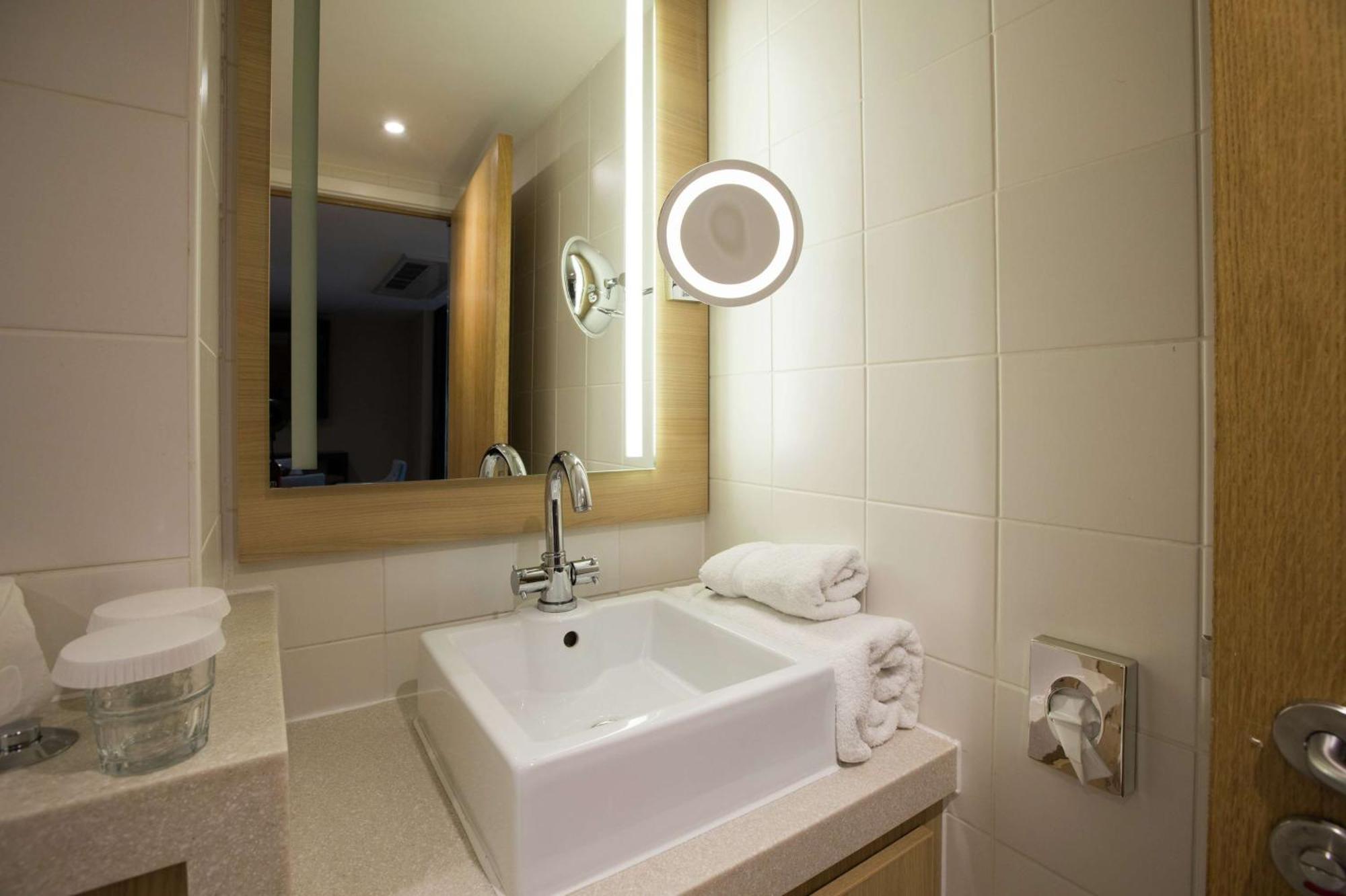 Doubletree By Hilton Coventry Building Society Arena Hotel Luaran gambar